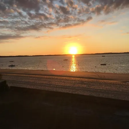 Perreire Premiere Ligne Les Pieds Dans L Eau Vue Magnifique Sur Le Bassin Apartment *