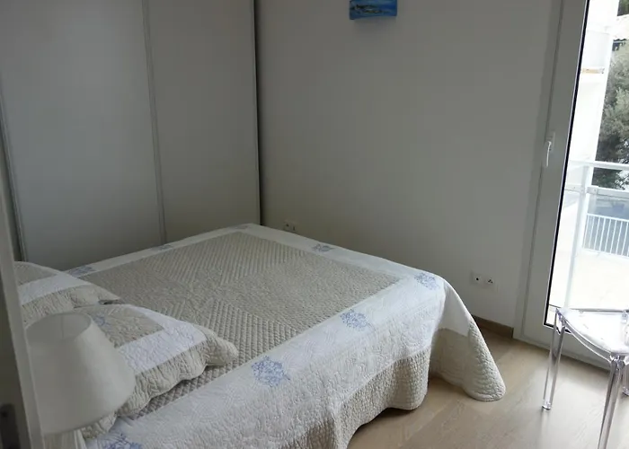 Perreire Premiere Ligne Les Pieds Dans L Eau Vue Magnifique Sur Le Bassin